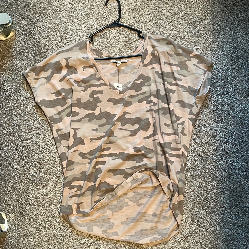 Express pink camo short sleeved shirt